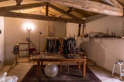 Lieu de tournage - grande maison en brique