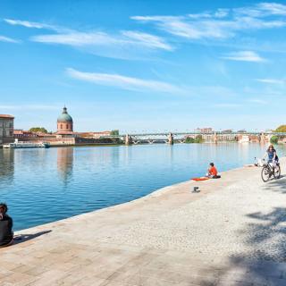 Décor pour votre tournage : les bords de Garonne à Toulouse