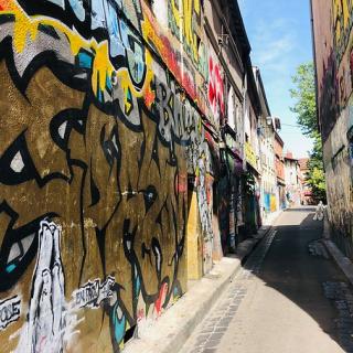 Décor tournage : les graffs de la rue Gramat à Toulouse