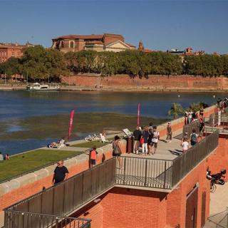 Décor pour votre tournage : le port Viguerie en bord de Garonne à Toulouse
