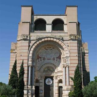 Décor pour votre tournage : basilique Sainte Germaine de Pibrac